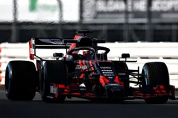 Video | Verstappen in actie met Red Bull Racing RB15 op Silverstone