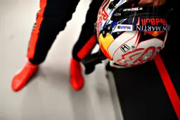 Update | FIA keurt helm Verstappen definitief goed