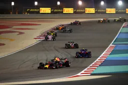 Verstappen: 'DRS systeem is krachtiger, gaan in Bahrein veel inhaalacties zien'