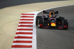Boordradio's Verstappen in Bahrein: 'Kan ik Leclerc nog inhalen voor de finish?'