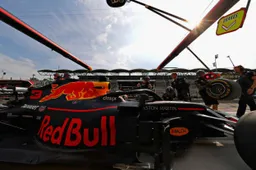 F1-techniek in Spanje | Mercedes past spiegels niet onder druk FIA aan