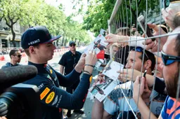 Gat tussen Verstappen en Ferrari valt mee volgens Kalff: ‘0.3 per ronde harder’