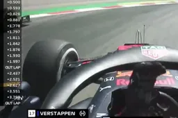 Verstappen schrikt zich kapot van Bottas in vrije training: 'Jesus Christ!'