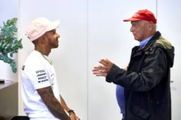 Hamilton leest oude apps van Lauda terug: 'Mis het om berichten van hem te krijgen'