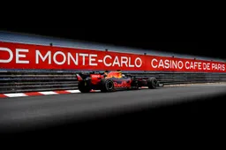 Villeneuve hekelt 'gevaarlijke actie' Red Bull, maar 'Verstappen reed perfecte race'