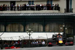 Lammers vindt strafpunten Verstappen onterecht: 'Kan hij zelf niks aan doen'