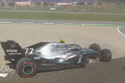 Bottas na crash: 'Ik verloor de achterkant, erg onverwacht'