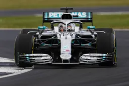 Hamilton nog niet tevreden: 'Valtteri zag er veel comfortabeler uit in de auto'