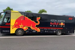 Hoe een Verstappen-fan de show steelt in Oostenrijk