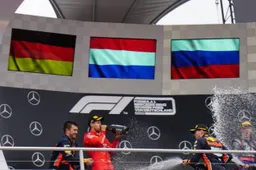 Vettel heeft genoten van inhaalrace: 'Iedere keer in het stadion sprongen de fans voor me op'