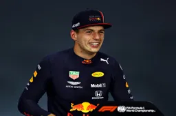 Verstappen dolt met Bottas over jongste polesitter record: 'Nu slaap ik slecht'