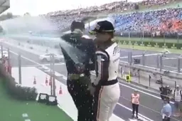 Video | De Vries opnieuw op het F2-podium ondanks bijna crash