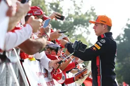 Villeneuve weet waarom Verstappen populair is: 'Hij is een gladiator'