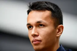 Albon staat voor een raadsel: 'Ik weet niet precies hoe hij tijd wint'