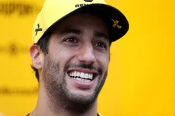 Ricciardo neemt pet af voor Mercedes: 'Ze leveren geweldig werk af'