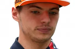 Villeneuve over toekomst Verstappen: 'De vraag is: kan hij wel weg bij Red Bull?'