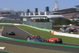 Stewards geven Leclerc 15 seconden tijdstraf na touché met Verstappen