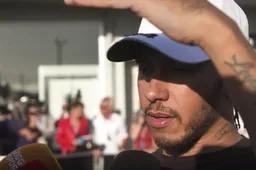 Alonso bekritiseert 'hypocriete' Hamilton: 'Houd je eetgewoonten maar lekker voor je'