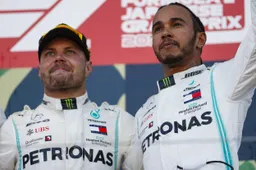 Hamilton panikeerde licht dankzij Bottas: 'Dan komt er druk van 'Valtteri 2.0''