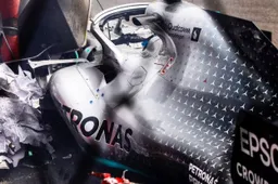 Bottas baalt van TecPro-muur: 'Impact was lelijk en deed pijn'