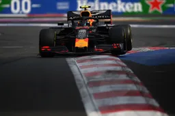 Hamilton wil andere aanpak Red Bull: 'Hoop dat ze het bij hem een tijdje aankijken'