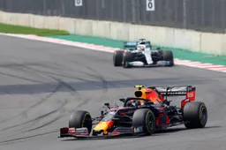 Cowell op het matje geroepen: 'Papa, waarom heb je Red Bull laten winnen?'