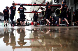 Record pitstop ook aan Verstappen te danken: 'Tot op de centimeter nauwkeurig gestopt'