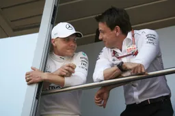 Wolff laat teugels vieren tijdens coronacrisis: 'Heb Bottas al weken niet gesproken'
