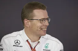Cowell over Hamilton: 'Hij is niet zó competitief dat hij smerig gaat racen'
