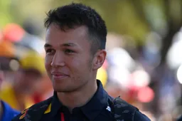 Albon geniet van contact met fans: 'Begrijp niet waarom het niet zou blijven'