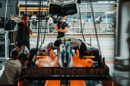 Extreme hitte eist zijn tol bij MCL35, nieuw chassis bij Sainz uit voorzorg