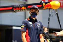 Albon vreest niet voor Verstappen: 'Dit is de beste manier om beter te worden!'