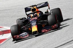 Verschil in tempo tussen Bottas en Hamilton 'werkelijk opmerkelijk'