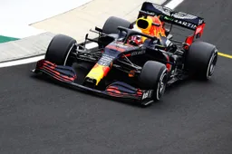 Verstappen blikt terug op zijn crash: 'Mijn banden waren gewoon erg koud'