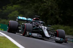 Mercedes met afstand de snelste: 'Toen werd het gat schrikbarend groot'