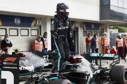 Hamilton benadrukt: 'Ik heb het succes van Mercedes niet omgedraaid'