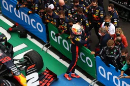 Hoe de monteurs van Verstappen de RB16 precies op tijd repareerden