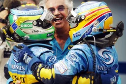 Voormalig Renault-teambaas werkte samen met Alonso voor terugkeer naar Formule 1