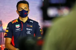 Albon lijkt wanhoop nabij: 'Weet echt niet waar ik sneller zou kunnen gaan'