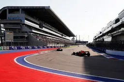 Mercedes: 'Lieten Hamilton stoppen om undercut van Verstappen te voorkomen'