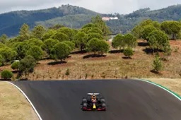 Verstappen eens met Albon: 'We staan gelijk, maar dat is mooi'