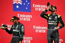 Update | Hamilton reageert na 'shoey' met Ricciardo: 'Dit was nog veel erger'