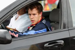 F1 Kijktip | Woeste Vettel scheurt weg in auto marshall