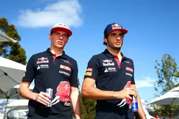 Sainz: 'Verstappen niet te vergelijken met hoe hij zijn eerste jaar bij Red Bull was'