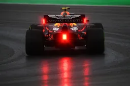 Verslag VT3 | Gladde baan en veel regen: Verstappen de snelste, Leclerc naar P2