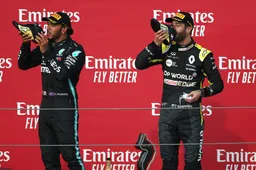 Ricciardo sneert naar Bottas: 'Hamilton heeft wellicht niet de sterkste teamgenoot'