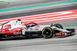 Foto's: Kubica stuurt nieuwe Alfa Romeo het circuit op in Barcelona