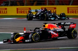 Dit is hoe Mercedes tweemaal een strategisch voordeel heeft gehad over Verstappen