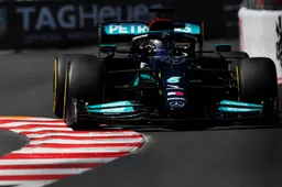 Wolff verklaart pitstop Hamilton: 'Undercut enige manier om Gasly voorbij te gaan'