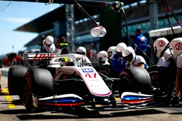 Schumacher: 'Ik had misschien de snelheid om Russell in te halen'